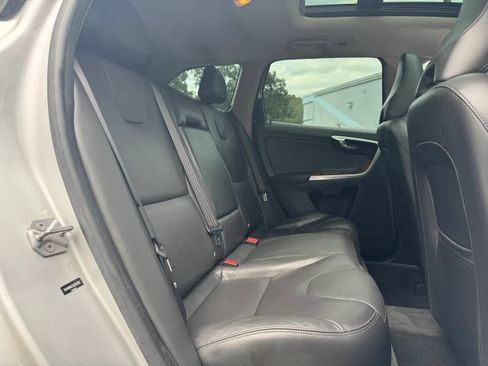 Used 2016 Volvo XC60 T6 w/ Climate Package AWD/4WD image 22