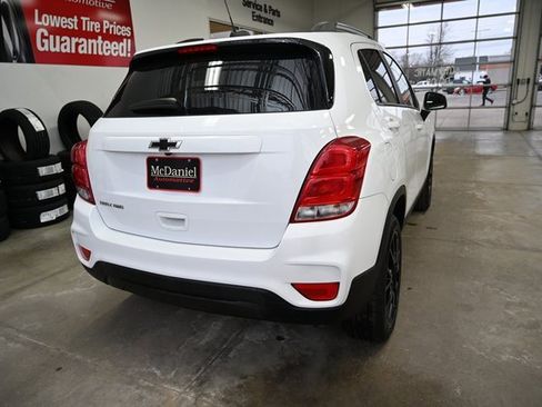 Used 2022 Chevrolet Trax LT w/ Sport Edition image 5