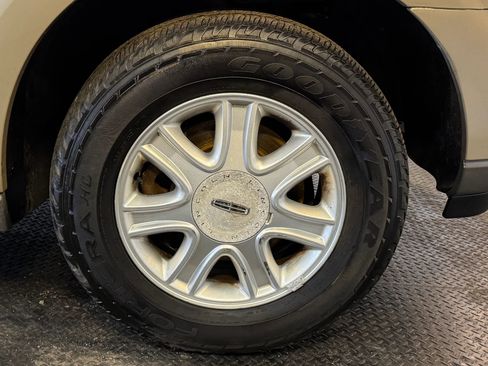 Used 2004 Lincoln Aviator Luxury image 24