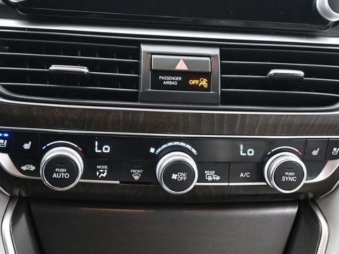 Used 2020 Honda Accord Touring image 16