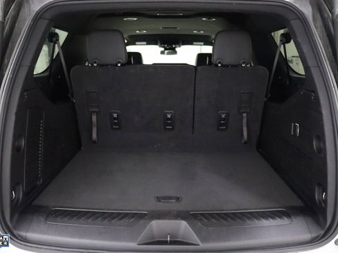 Used 2024 Chevrolet Suburban LT image 25