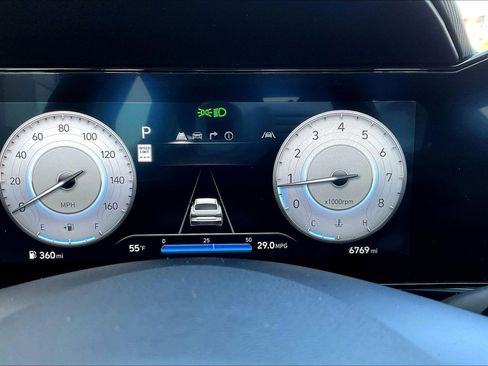 Used 2025 Hyundai Elantra SEL image 13