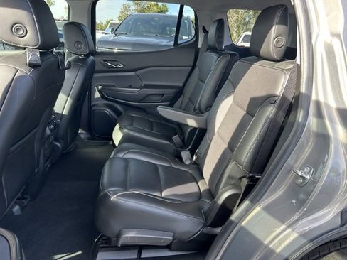 Used 2019 GMC Acadia SLT image 15