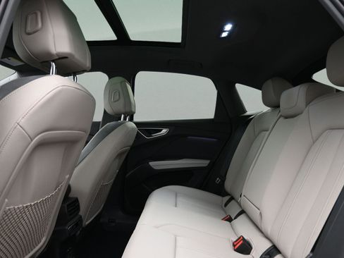 Used 2024 Audi Q4 e-tron Premium Plus w/ Premium Plus image 40