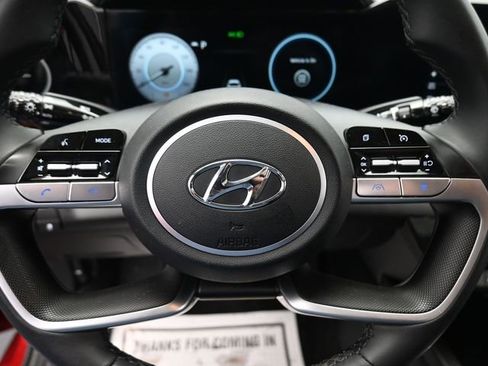 Used 2023 Hyundai Elantra Limited image 17