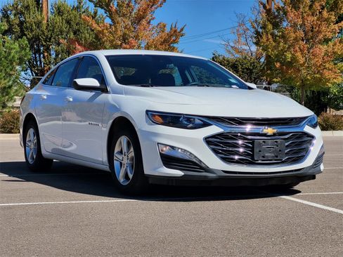 Used 2023 Chevrolet Malibu LT image 3