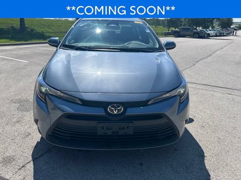 Used 2025 Toyota Corolla LE FWD image 2