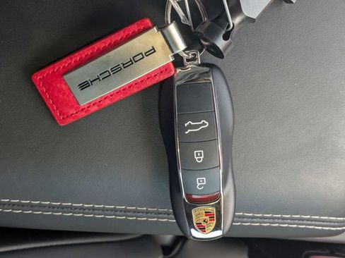 Used 2024 Porsche Macan S AWD/4WD image 33