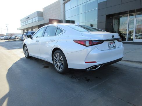 New 2025 Lexus ES 350 image 5