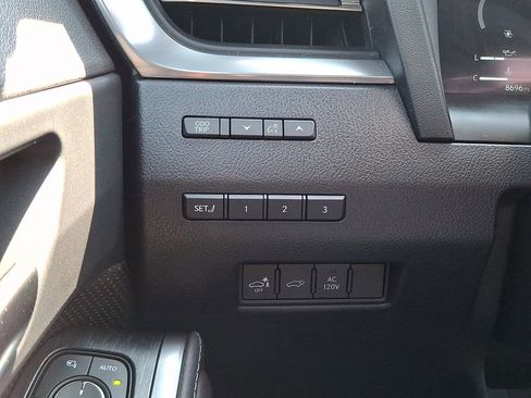 Used 2025 Lexus GX 550 w/ Accessory Package (2T) AWD/4WD image 28