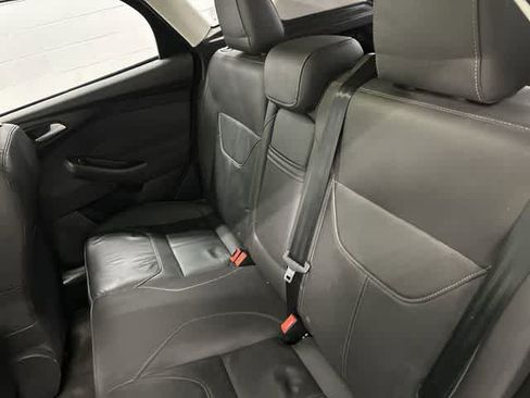 Used 2016 Ford Focus SE w/ Equipment Group 201A FWD image 14