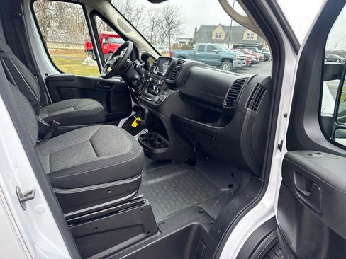 Used 2023 RAM ProMaster 2500 w/ Convenience Group image 16