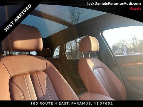 Used 2023 Audi Q5 2.0T Premium w/ Convenience Package image 16