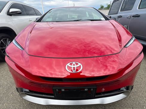Used 2024 Toyota Prius Prime FWD image 2
