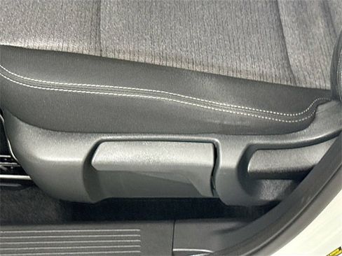 Certified 2021 Nissan Rogue S image 12