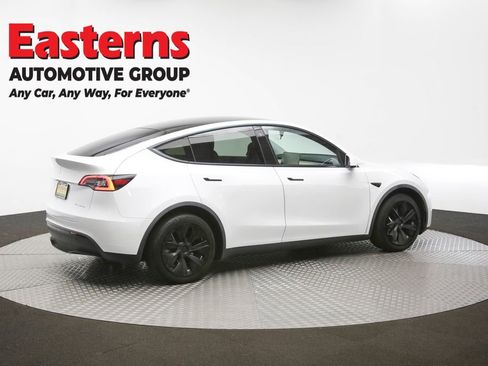 Used 2020 Tesla Model Y Long Range image 39