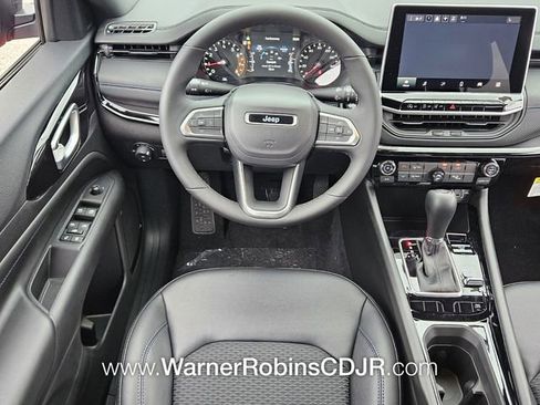 New 2026 Jeep Compass Latitude image 7