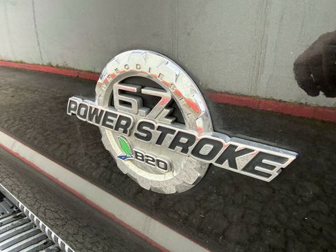 Used 2015 Ford F350 Platinum image 4