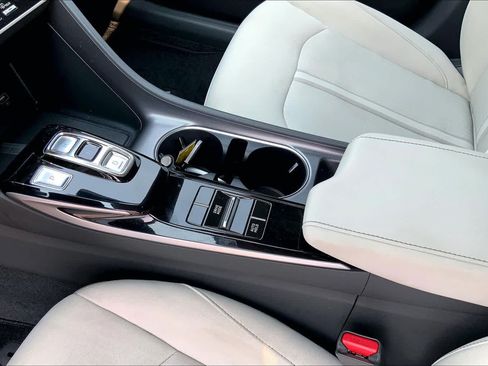 Used 2022 Hyundai Sonata SEL w/ Preferred Accessory Package FWD image 16