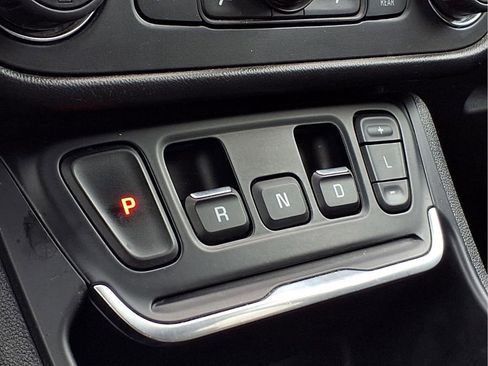 Used 2020 GMC Terrain SLT w/ Elevation Edition FWD image 9