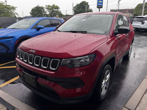 Used 2023 Jeep Compass Sport AWD/4WD image 2