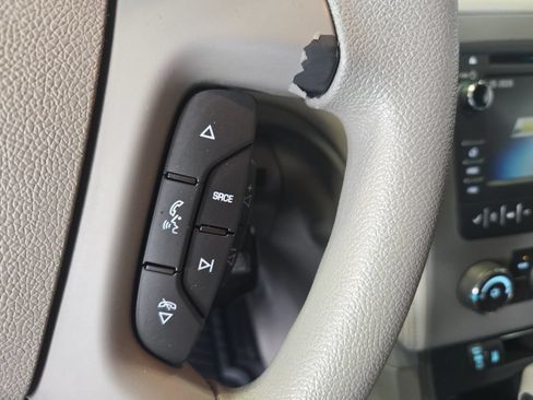 Used 2013 Chevrolet Traverse LS FWD image 21
