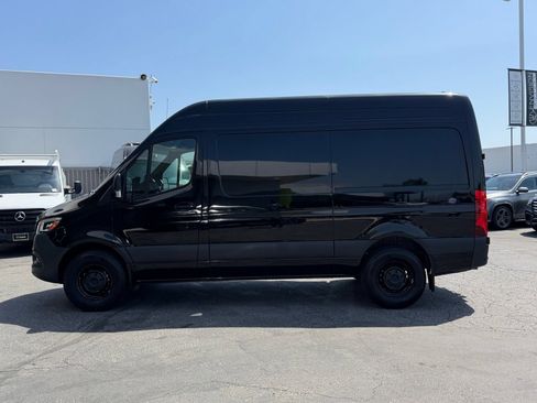Used 2024 Mercedes-Benz Sprinter 2500 image 7