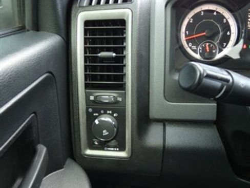 Used 2016 RAM 1500 Express AWD/4WD image 25