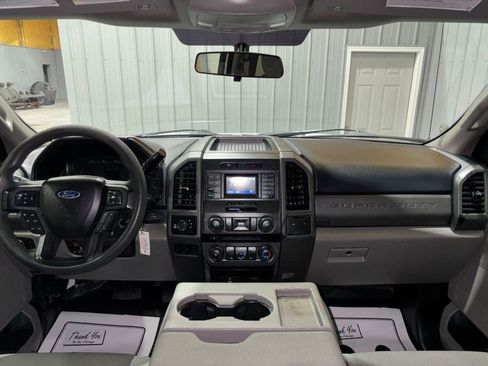 Used 2017 Ford F250 XL w/ Power Equipment Group AWD/4WD image 17