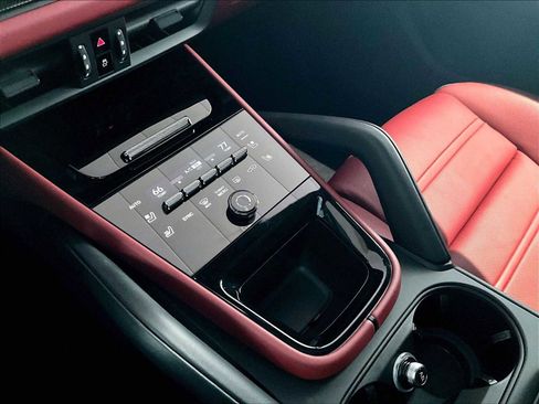 Used 2025 Porsche Cayenne GTS image 20