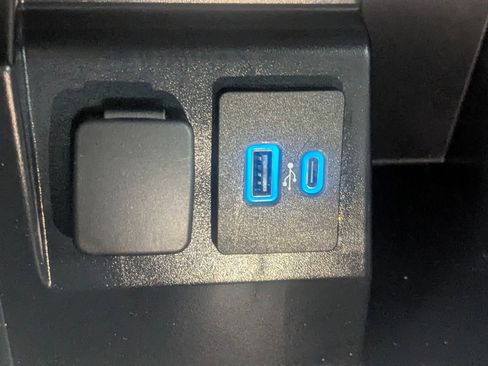 Certified 2022 Ford Explorer XLT w/ Equipment Group 202A image 26