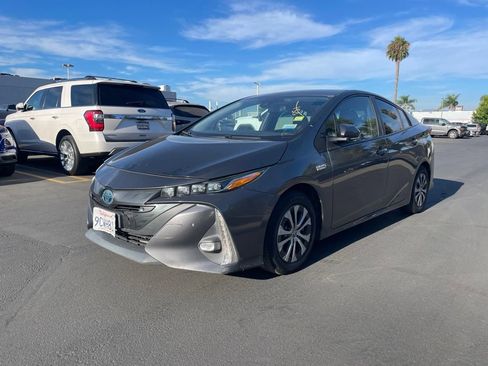 Used 2021 Toyota Prius Prime Limited FWD image 5
