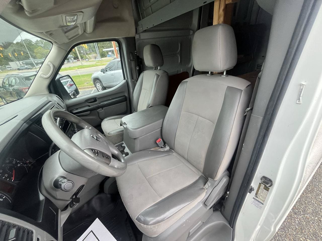 Used 2018 Nissan NV 2500 SV RWD image 28