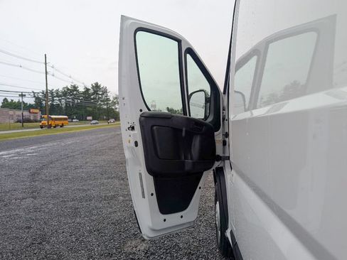 Used 2026 RAM ProMaster 2500 w/ Convenience Group FWD image 13