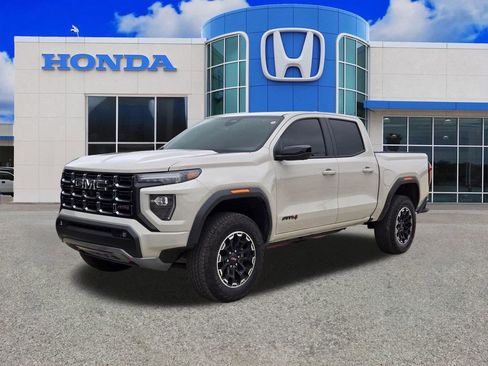 Used 2026 GMC Canyon AT4 w/ Technology Plus Package AWD/4WD image 10