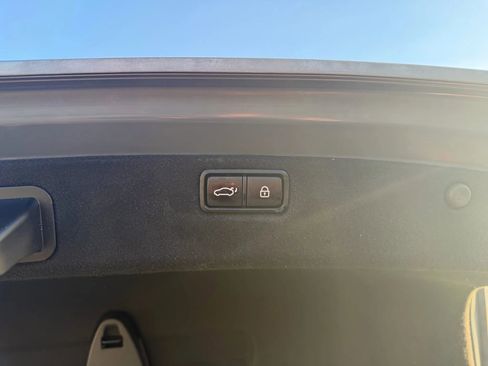 Used 2015 Hyundai Genesis 3.8 w/ Option Group 04 image 14