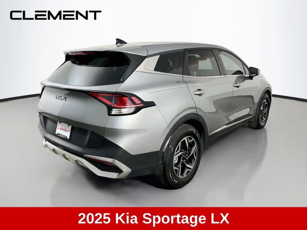 Used 2025 Kia Sportage LX FWD image 6