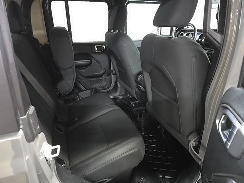 Used 2020 Jeep Gladiator Sport w/ Quick Order Package 24S image 17