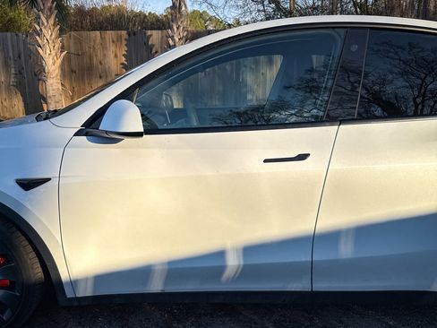 Used 2022 Tesla Model Y Performance image 5