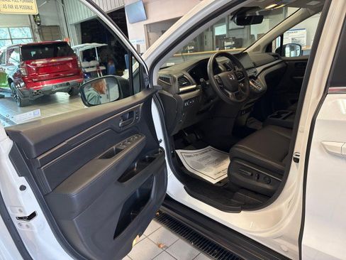 Used 2026 Honda Odyssey EX-L image 13