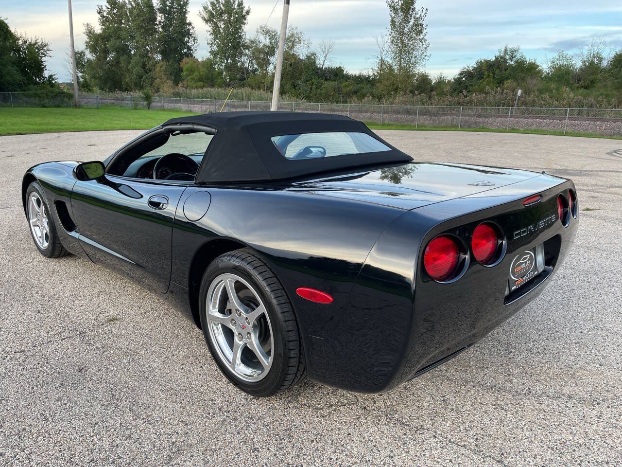 Used 2003 Chevrolet Corvette Convertible w/ Preferred Equipment Group1 RWD image 11