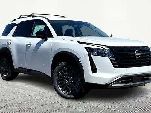 New 2026 Nissan Pathfinder SL AWD/4WD image 3