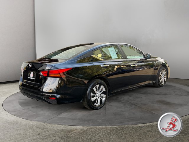 Used 2024 Nissan Altima 2.5 S FWD image 7