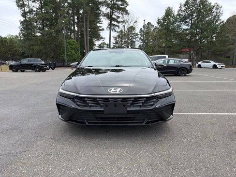 Used 2025 Hyundai Elantra Sport FWD image 3