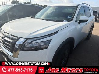Used 2025 Nissan Pathfinder SV FWD video 1