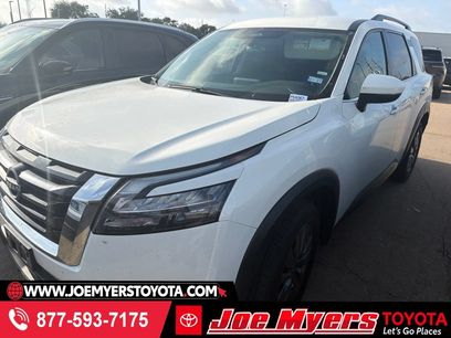 Used 2025 Nissan Pathfinder SV