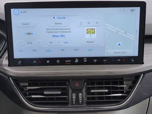 Used 2025 Ford Escape SE w/ PHEV Premium Package FWD image 19
