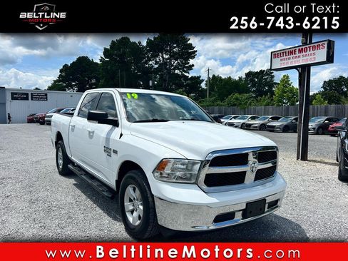 Used 2019 RAM 1500 Classic SLT w/ Luxury Group AWD/4WD image 1