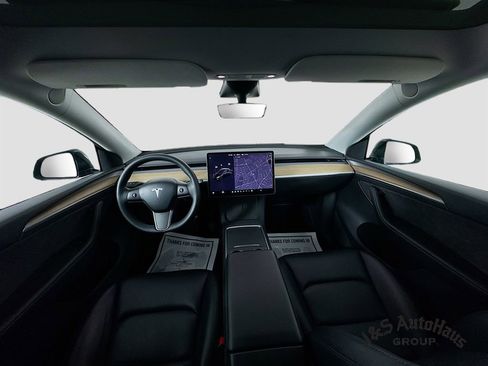 Used 2023 Tesla Model Y Long Range image 27