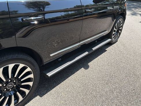 Used 2022 Lincoln Navigator Black Label AWD/4WD image 21